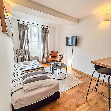 Apartment Saint Nico Captain 5 Min To Port, Train Station &