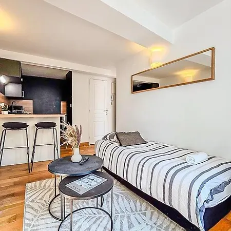 Saint Nico Captain 5 Min To Port, Train Station &