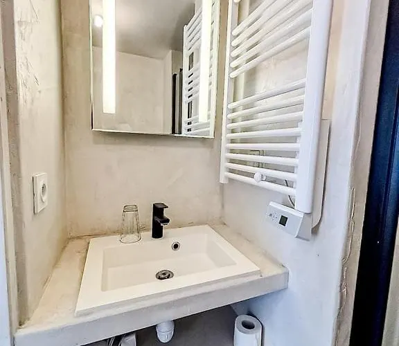 Apartment Saint Nico Captain 5 Min To Port, Train Station &